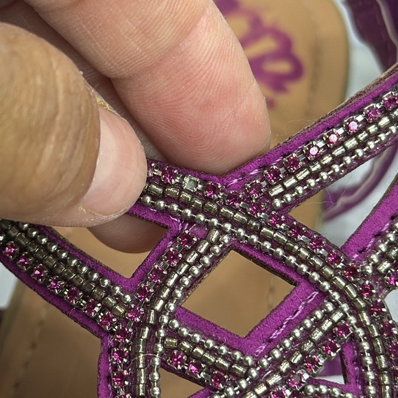 (S1) Fergalicious flat sandal with sapphire details, size 8.5 - Picture 7 of 9